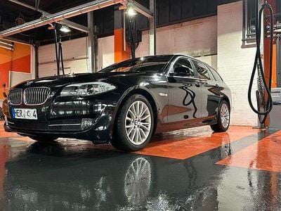 Schwarz Gebraucht 2012 BMW 520 Sport Line Kombi | 14.800 € (Teuer)