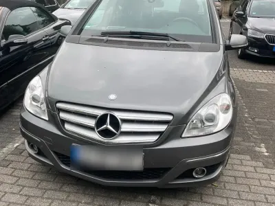 Gebraucht Mercedes B180 109 PS (80 kW) 2010 Braun Van / Kleinbus