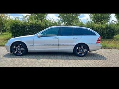 Silber Gebraucht 2003 Mercedes C180 Limousine | 2.700 €