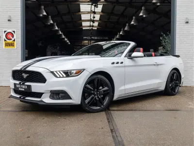 Gebraucht Ford Mustang Convertible 305 PS (224 kW) 2015 Weiß Cabrio