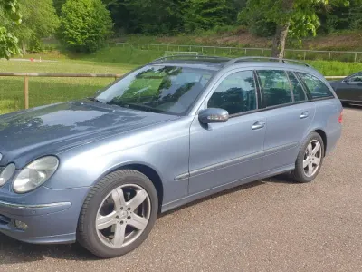 Gebraucht Mercedes E320 224 PS (164 kW) 2005 Blau Kombi