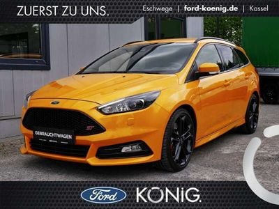Gelb Gebraucht 2017 Ford Focus Performance Edition Kombi | 23.890 €