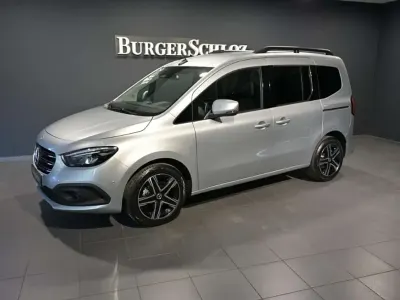 Gebraucht Mercedes T180 Progressive 116 PS (85 kW) 2025 Helvinsilber metallic Van / Kleinbus