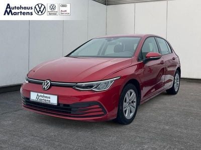 Gebraucht VW Golf VIII Life 131 PS (96 kW) 2022 Rot Limousine