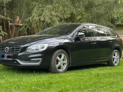 Gebraucht Volvo V60 136 PS (100 kW) 2015 Schwarz Kombi
