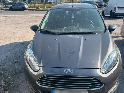 Gebraucht Ford Fiesta 82 PS (60 kW) 2015 Grau Kleinwagen