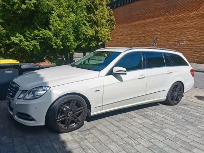Gebraucht Mercedes E200 Avantgarde 136 PS (100 kW) 2011 Weiß Kombi