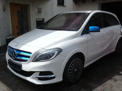 Używany Mercedes B Electric Drive 131 kW (179 KM) 2014 Biały Minivan