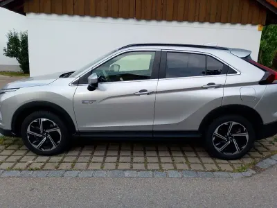 Gebraucht Mitsubishi Eclipse Cross Select 188 PS (138 kW) 2022 Silber SUV