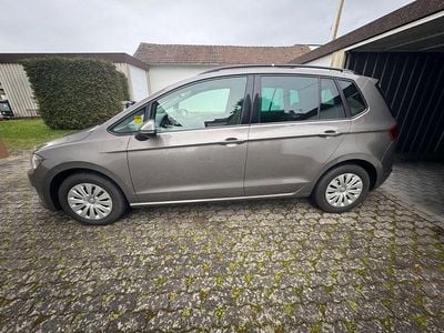 Grau Gebraucht 2015 VW Golf Sportsvan Comfortline Van / Kleinbus | 11.000 € (Fairer Preis)