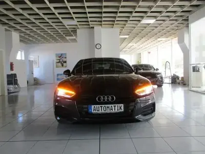 Usata Audi A5 Sportback Sport 190 CV (139 kW) 2018 Blu Utilitaria