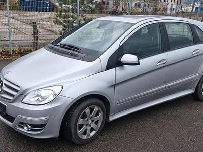 Usata Mercedes B200 136 CV (100 kW) 2011 Argento Monovolume