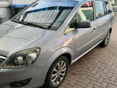 Gebraucht Opel Zafira 150 PS (110 kW) 2011 Grau Van / Kleinbus