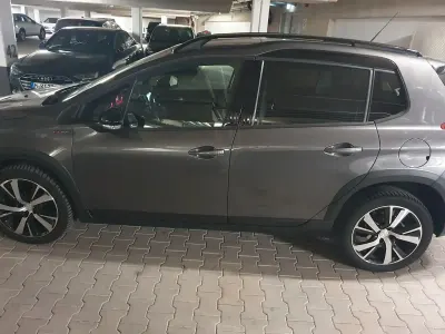 Gebraucht Peugeot 2008 GT-line 120 PS (88 kW) 2019 Grau SUV
