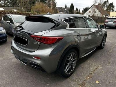 Infiniti Q30