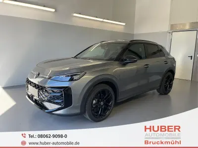 Neu VW T-Roc R-line 150 PS (110 kW) 2026 [7xa1] celestial blue metallic / dach schwarz SUV