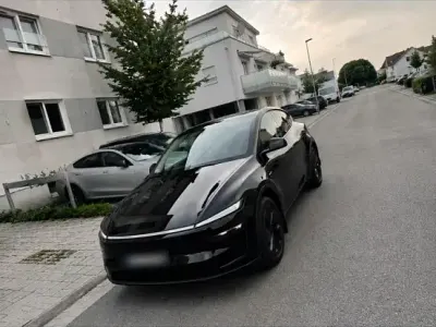 Gebraucht Tesla Model Y Standard Range 2025 Schwarz SUV