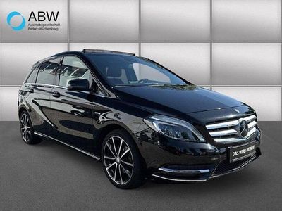 Gebraucht Mercedes B200 156 PS (114 kW) 2012 Kosmosschwarz  metalliclack Van / Kleinbus