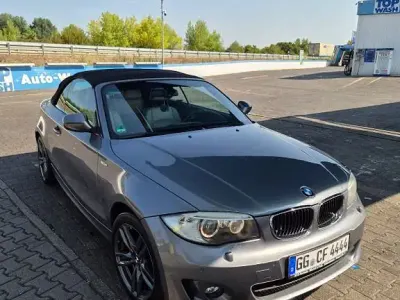 Gebraucht BMW 118 Cabriolet Sport Line 143 PS (105 kW) 2011 Grau Cabrio