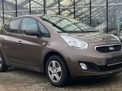Gebraucht Kia Venga Spirit 125 PS (91 kW) 2013 Braun Kleinwagen
