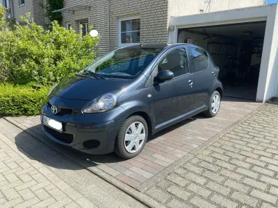 Second-hand Toyota Aygo 68 CP (50 kW) 2009 Gri Hatchback