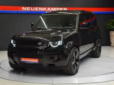 Begagnad Land Rover Defender HSE Dynamic 426 HK (313 kW) 2024 Svart SUV