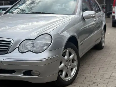 Gebraucht Mercedes C240 Elegance 170 PS (125 kW) 2002 Silber Limousine