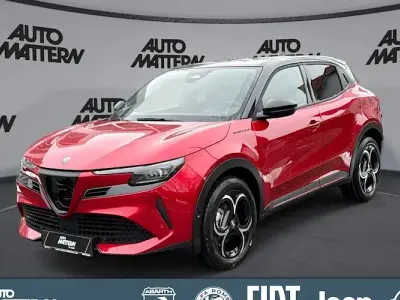 Gebraucht Alfa Romeo Junior Edizione Speciale 145 PS (106 kW) 2026 Rot SUV