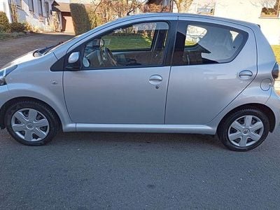 Gebraucht Toyota Aygo Cool 68 PS (50 kW) 2010 Silber Kleinwagen