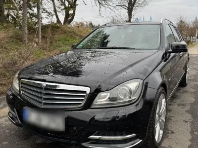 Begagnad Mercedes 200 Avantgarde 136 HK (100 kW) 2011 Svart Kombi
