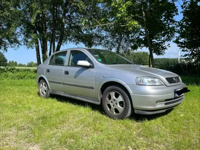 Gebraucht Opel Astra Comfort 75 PS (55 kW) 2000 Grau Limousine