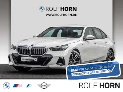 Gebraucht BMW 520 M Sport 197 PS (144 kW) 2025 Alpinweiss 3 Limousine