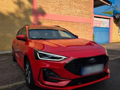 Gebraucht Ford Focus ST-Line X 155 PS (114 kW) 2024 Rot Kombi