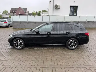 Gebraucht Mercedes C180 Avantgarde 122 PS (89 kW) 2021 Schwarz Limousine