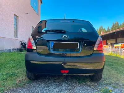 Gebraucht Kia Rio 97 PS (71 kW) 2009 Schwarz Limousine