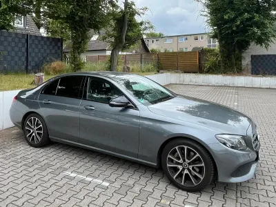 Gebraucht Mercedes E200 Avantgarde 197 PS (144 kW) 2019 Grau Limousine