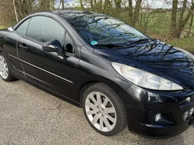 Gebraucht Peugeot 207 Platinum 156 PS (114 kW) 2011 Schwarz Cabrio