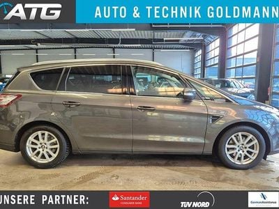 Grau Gebraucht 2016 Ford S-MAX Titanium Van / Kleinbus | 12.390 € (Fairer Preis)