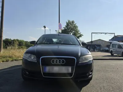 Gebraucht Audi A4 Comfort 180 PS (132 kW) 2007 Blau Limousine