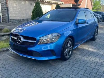 Używany Mercedes A250 Urban 211 KM (155 kW) 2016 Niebieski Sedan/Limuzyna