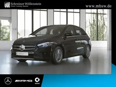 Gebraucht Mercedes B180 116 PS (85 kW) 2020 Kosmosschwarz Van / Kleinbus