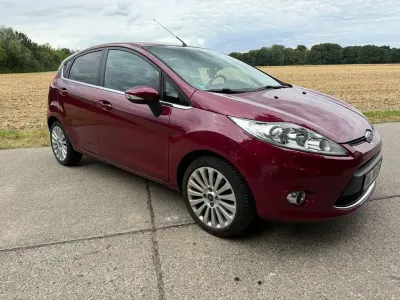 Gebraucht Ford Fiesta 82 PS (60 kW) 2009 Rot Limousine