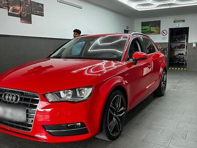 Gebraucht Audi A3 Comfort 101 PS (74 kW) 2014 Rot Limousine