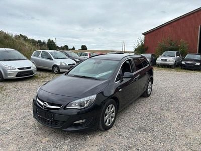 Gebraucht 2015 Opel Astra Selection Kombi | 1.700 €