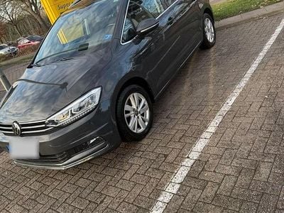 Gebraucht VW Touran Highline 150 PS (110 kW) 2021 Grau Van / Kleinbus