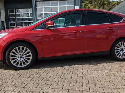 Gebraucht Ford Focus Titanium 150 PS (110 kW) 2013 Rot Limousine