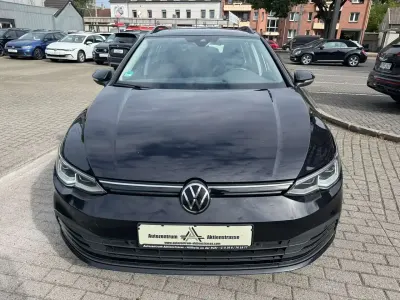 Gebraucht VW Golf VIII Life 150 PS (110 kW) 2023 Schwarz Kombi