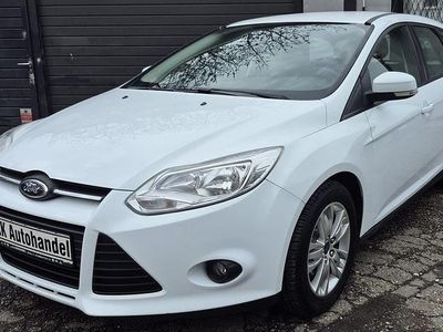 Gebraucht Ford Focus Trend 101 PS (74 kW) 2014 Weiß Kombi