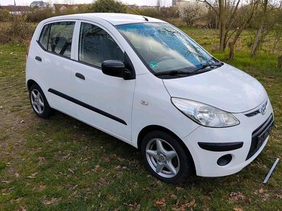 Gebraucht Hyundai i10 69 PS (50 kW) 2010 Weiß Kleinwagen