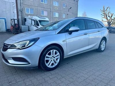 Grau Gebraucht 2017 Opel Astra Edition Kombi | 5.900 € (Guter Preis)